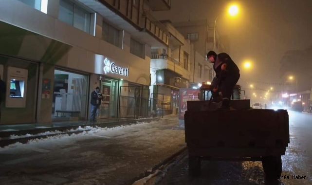 Viranşehir’de buzlanmayla mücadele!