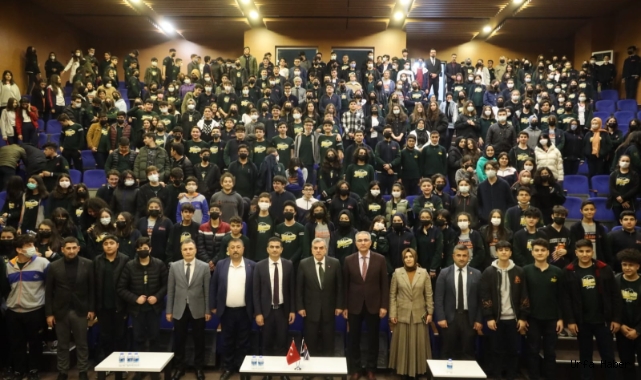Başkan Beyazgül TÜBİTAK ‘da dereceye giren öğrencilerle buluştu