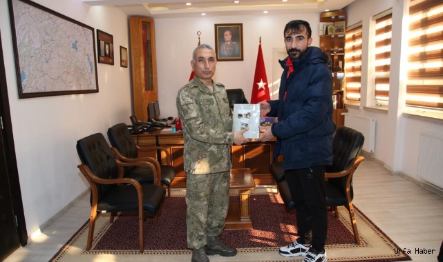 Kıck Boks şampiyonlarından Tugay komutanına ziyaret