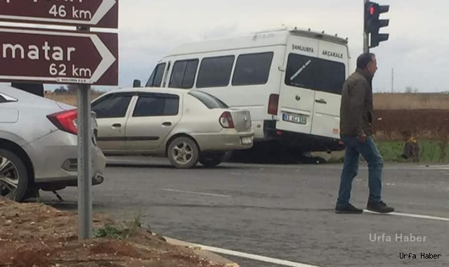 Urfa’da minibüs ile otomobil çarpıştı