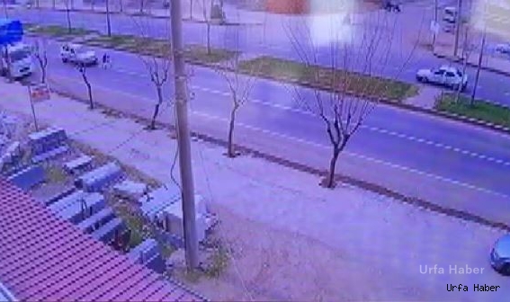 Urfa'da otomobil çocuklara çarptı