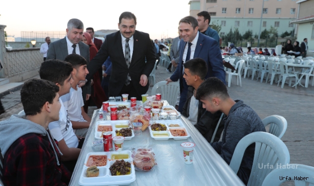 Canpolat ramazanın bereketini gençlerle paylaştı