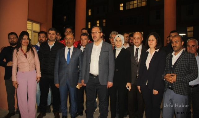 Kasapoğlu, yurtta yemek sırasına girip öğrencilerle sahur yaptı