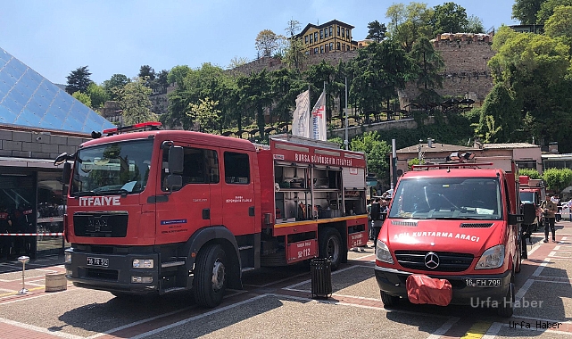 Bir mağazanın tavanı çöktü, büyük panik yaşandı