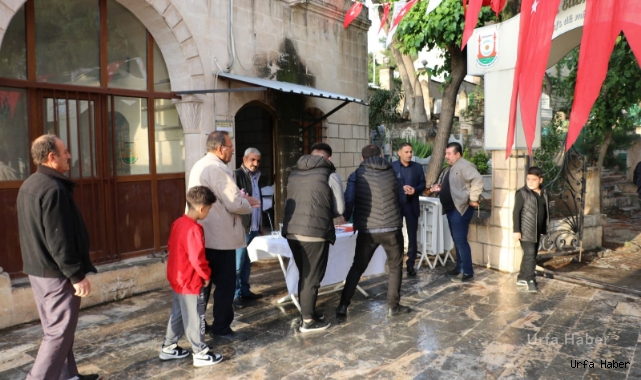 Büyükşehir'den mezarlıklarda lokum ikramı