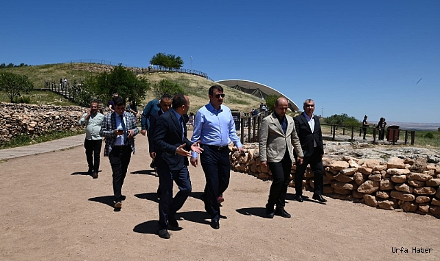 Vali Ayhan Göbeklitepe’de incelemelerde bulundu