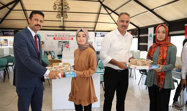 Eyyübiye başarılı öğrencileri ödüllendirdi