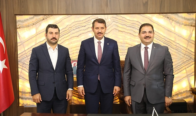 Vali Ayhan: Başkan Canpolat'ı hizmetlerinden dolayı tebrik ediyorum