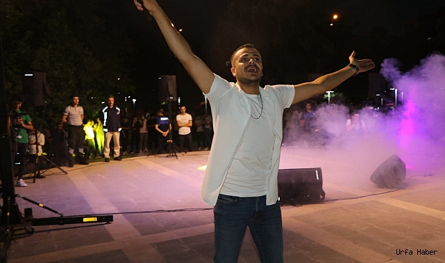 Viranşehir’de YKS öğrencilerine moral konseri