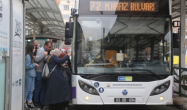 Akaryakıt fiyatları düşmesine rağmen Belediye toplu taşımaya zam yaptı