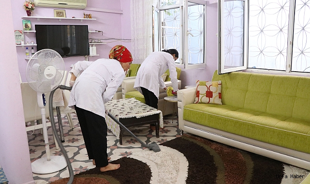 BAYRAM ÖNCESİ EVDE BAKIM HİZMETİ İLE YÜZLER GÜLÜYOR