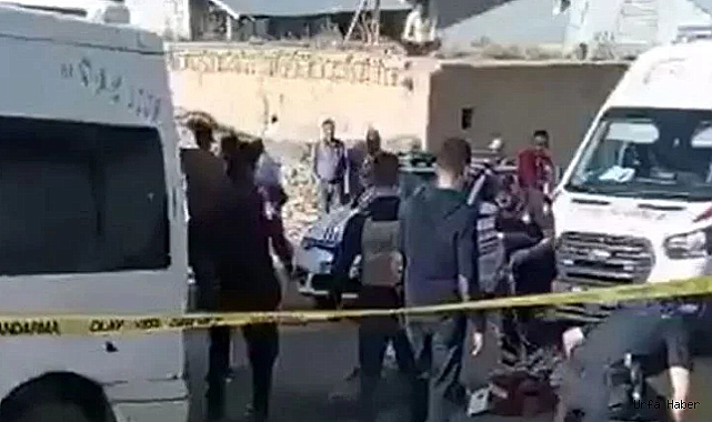 Kaçak göçmenleri taşıyan araca ateş açıldı: 1 ölü, 12 yaralı