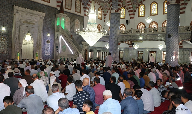 ŞANLIURFA’DA 15 TEMMUZ ŞEHİTLERİ İÇİN MEVLİT OKUTULDU