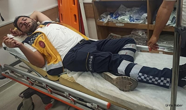 ŞANLIURFA'DA AMBULANS ŞOFÖRÜNÜN BURNUNU KIRDILAR