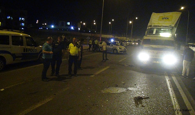 ŞANLIURFA'DA KAMYONET İLE OTOMOBİL ÇARPIŞTI: 5 YARALI
