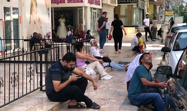 ŞANLIURFA'DA KPSS'YA GEÇ KALANLAR SALONA ALINMADI