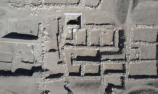 Anadolu'nun tarihine ışık tutan Eskiyapar Höyük'te 3 bin 500 yıllık yapı gün yüzüne çıkıyor