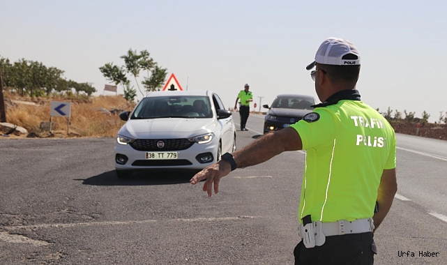 ÇOCUKLAR TRAFİK DEDEKTİFİ OLDU