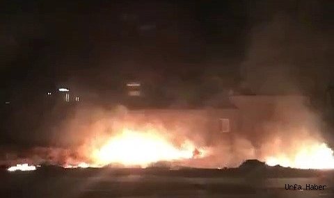 Evlere yakın bölgede çıkan anız yangını korkuttu