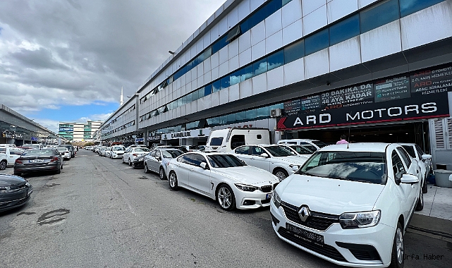 İKİNCİ EL LÜKS OTOMOBİLLERDE SATIŞLAR TAMAMEN DURDU
