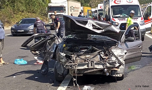 Karşı şeride geçen otomobilde 1'i çocuk 4 kişi yaralandı