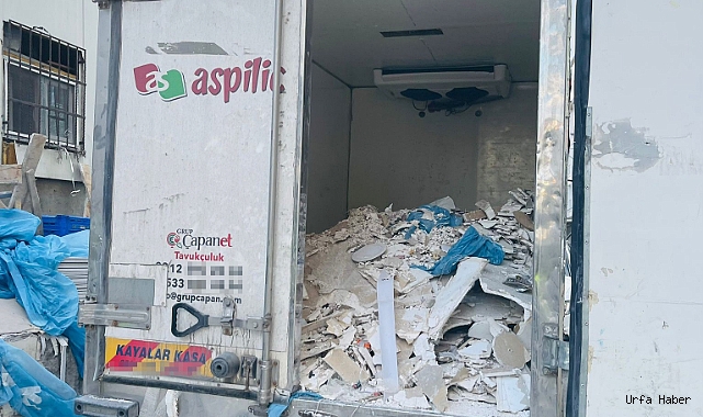 Ormanlık araziye kaçak hafriyat döken kamyona sürücüsüne 41 bin TL ceza kesildi