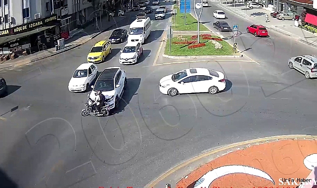 Telefonla konuşarak karşıya geçerken otomobil çarptı