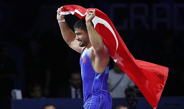MİLLİ SPORCU YARIŞMADAN KAZANDIĞI PARAYI KİMSESİZ ÇOCUKLARA BAĞIŞLADI