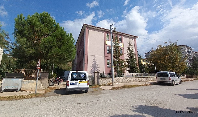 Okulun 3. katından düşen öğrenci yaralandı