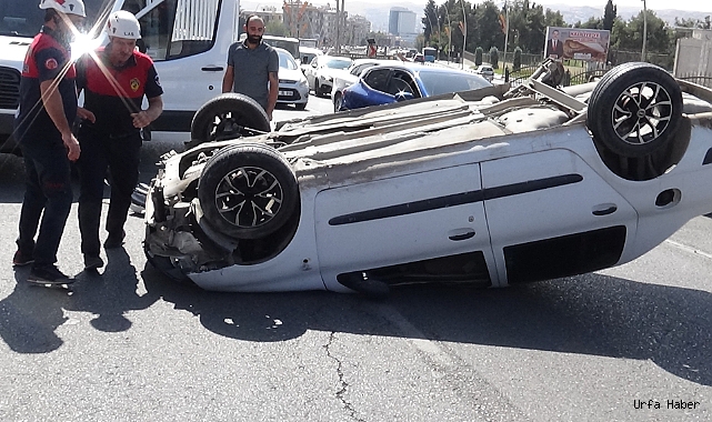 ŞANLIURFA’DA 2 OTOMOBİL ÇARPIŞTI: 1 YARALI