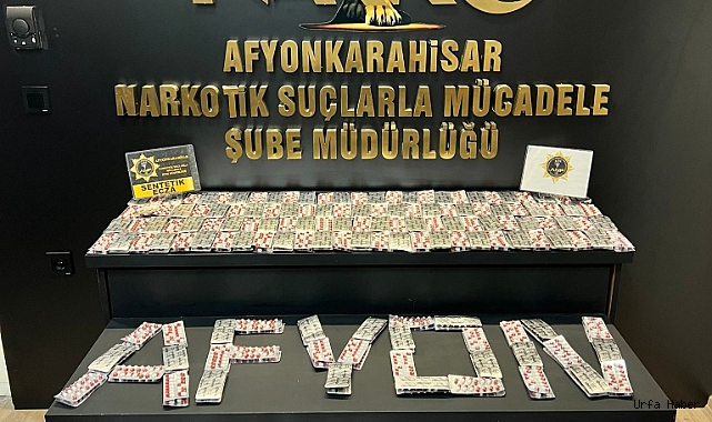 AFYONKARAHİSAR OTOGARIN DA 9 BİN 758 ADET UYUŞTURUCU HAP ELE GEÇİRİLDİ