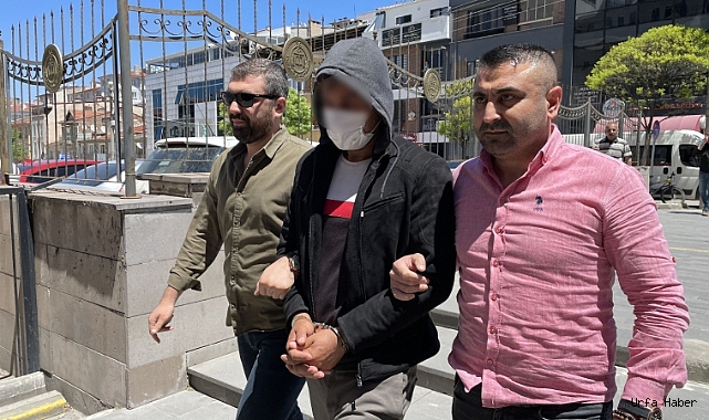 ANNESİNİ ÖLDÜREN 15 YAŞINDAKİ ÇOCUĞUN VE BABASININ YARGILANDIĞI DAVA ERTELENDİ