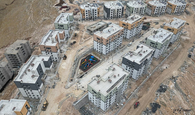 DEPREM KONUTLARINDA ÇALIŞMALAR DEVAM EDİYOR