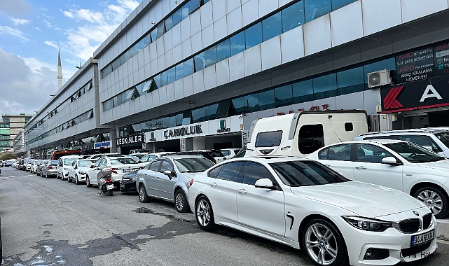 İKINCİ EL OTOMOBİL FİYATLARI YÜZDE 30 GERİLEDİ