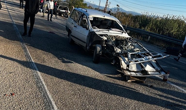 OSMANİYE'DE İKİ OTOMOBİL ÇARPIŞTI: 4 YARALI