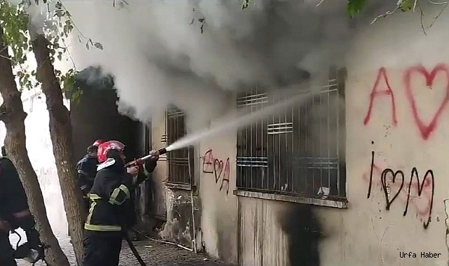 SİGARA İZMARİTİ İŞYERİNİ KÜL ETTİ