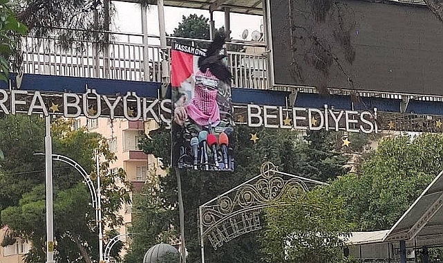 URFA'NIN GÖBEĞİNE HAMAS SÖZCÜSÜNÜN POSTERİ ASILDI