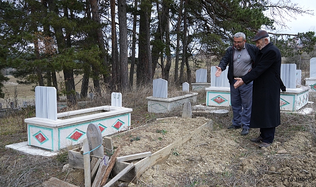 KIŞ UYKUSUNA YATAMAYAN AYILAR, MEZARLARI KAZMAYA BAŞLADI