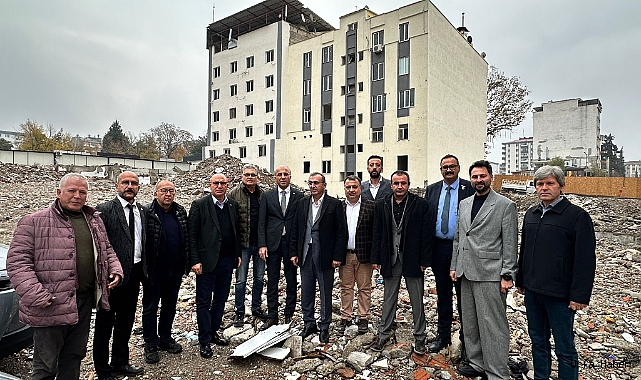 MAHMUT TANAL: DEPREM BÖLGESİNDE KEŞMEKEŞLİK!