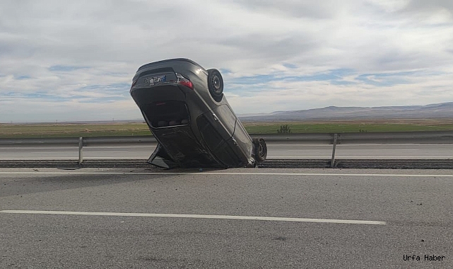 TAKLA ATIP REFÜJE GİREN OTOMOBİLDE 2 KİŞİ YARALANDI