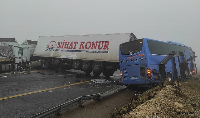 YOLCU OTOBÜSÜ İLE 2 TIR ÇARPIŞTI: ÖLÜ VE YARALILAR VAR