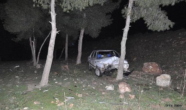OTOMOBİL ŞARAMPOLE DEVRİLDİ: 3 YARALI