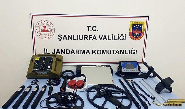 ŞANLIURFA'DA ALTIN ARAYAN 6 ŞÜPHELİ DEDEKTÖRLERLE YAKALANDI