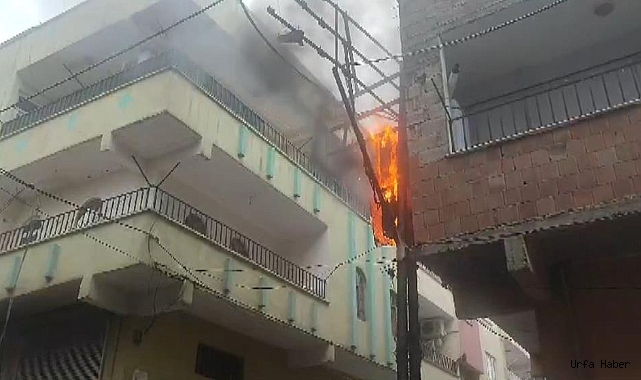 ŞANLIURFA’DA ELEKTRİK DİREĞİNDE KORKUTAN YANGIN