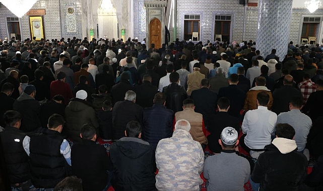 URFA’DA İLK TERAVİH NAMAZI KILINDI