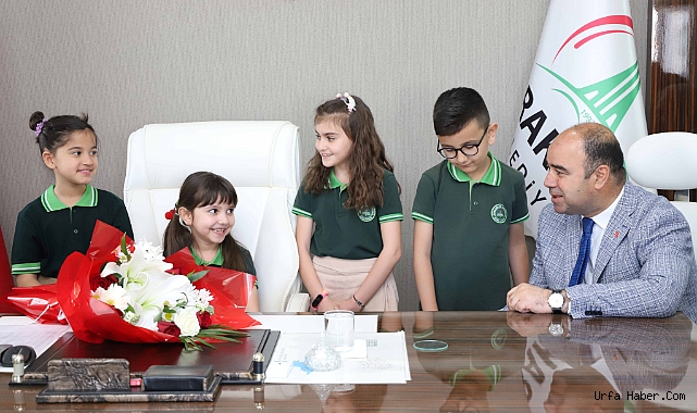 BAŞKAN NİHAT ÇİFTÇİ MAKAMINI ÇOCUKLARA DEVRETTİ