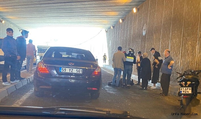 OTOMOBİL İLE MOTOSİKLET ÇARPIŞTI: 1 YARALI