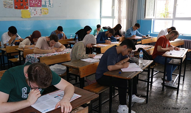 YKS'YE HAZIRLANAN ÖĞRENCİLER, BAŞKAN CANPOLAT'A TEŞEKKÜR ETTİ