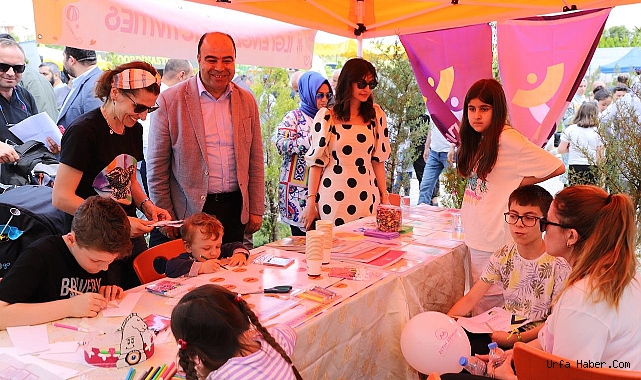 BAŞKAN ÇİFTÇİ, ULUSLARARASI YARIŞMAYA KATILAN ÖĞRENCİLERLE BİR ARAYA GELDİ