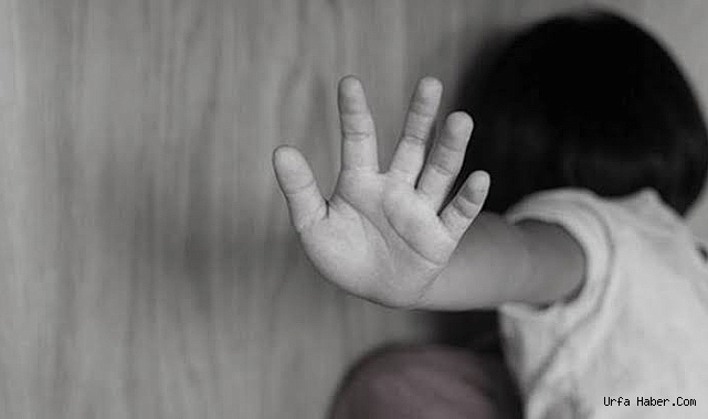 ACILI ANNE ÇOCUĞUNA TECAVÜZ EDENLERİN EVLERİNİ YAKTI